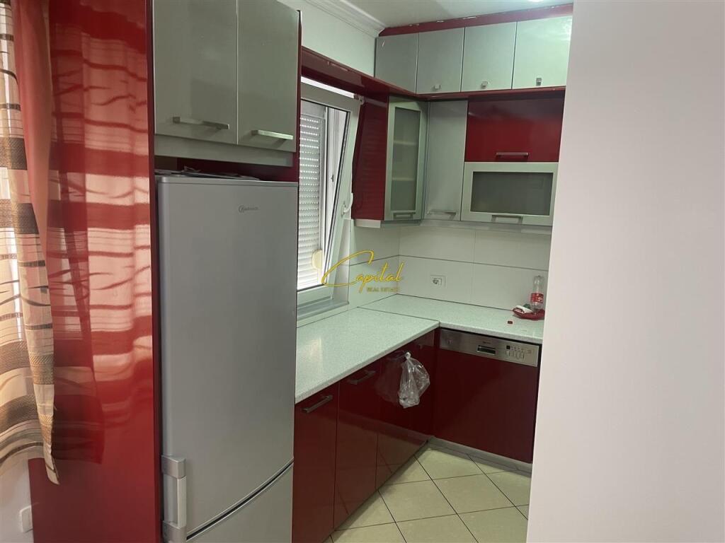 APARTAMENT ME QERA 2+1 +2 SHKOLLA E BASHKUAR 45.000 LEKE