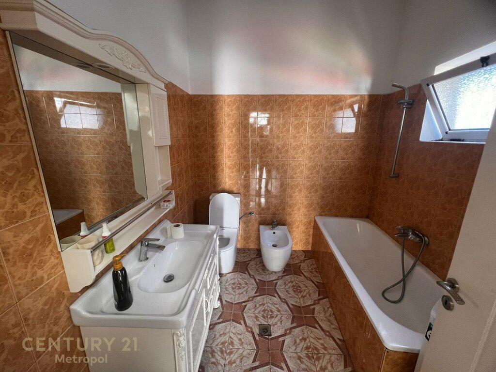 LEDA (Metropol121472) Apartament 2+1 per Qira ne kat Vile, Rruga e Kavajës