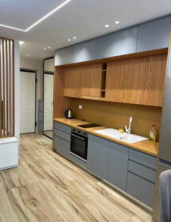 super apartament me qira 2 minuta nga qendra