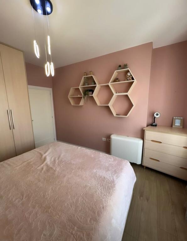 21 Dhjetori, Kompleksi Kontakt ‣ shesim apartament me garazhd: 2+1+2