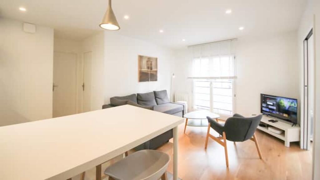 Apartament Me Qera 2+1+2 tek 21 Dhjetori (ID B2201459) Tirane