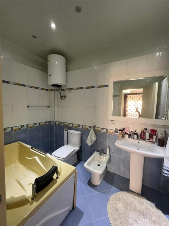 Shitet super apartament 2+1+2 ngjitur me Kompleksin Delijorgji