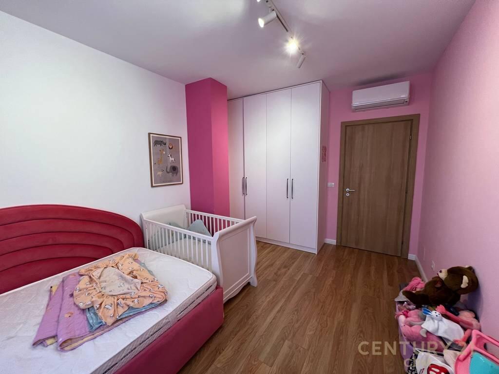 LEDA (smart121372) Apartament 2+1 per qira tek Rr. Barrikadave!