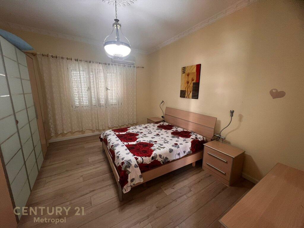LEDA (Metropol121472) Apartament 2+1 per Qira ne kat Vile, Rruga e Kavajës