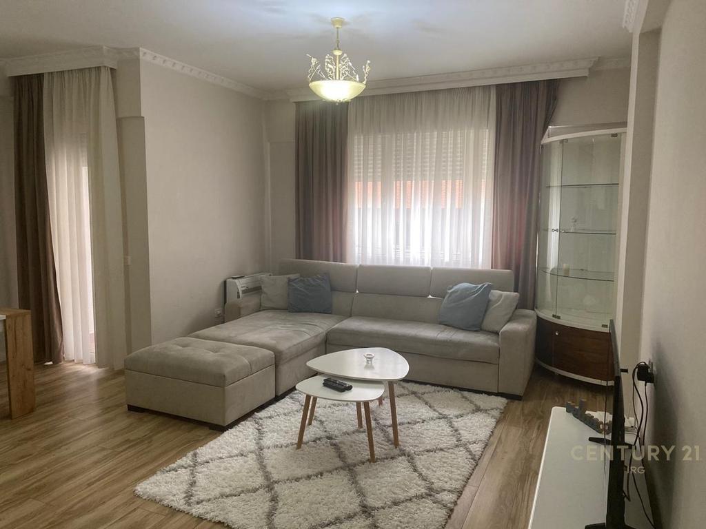 Jepet Apartament 2+1+2 me Qira tek Kristal Center!! (BL-IRG120736)
