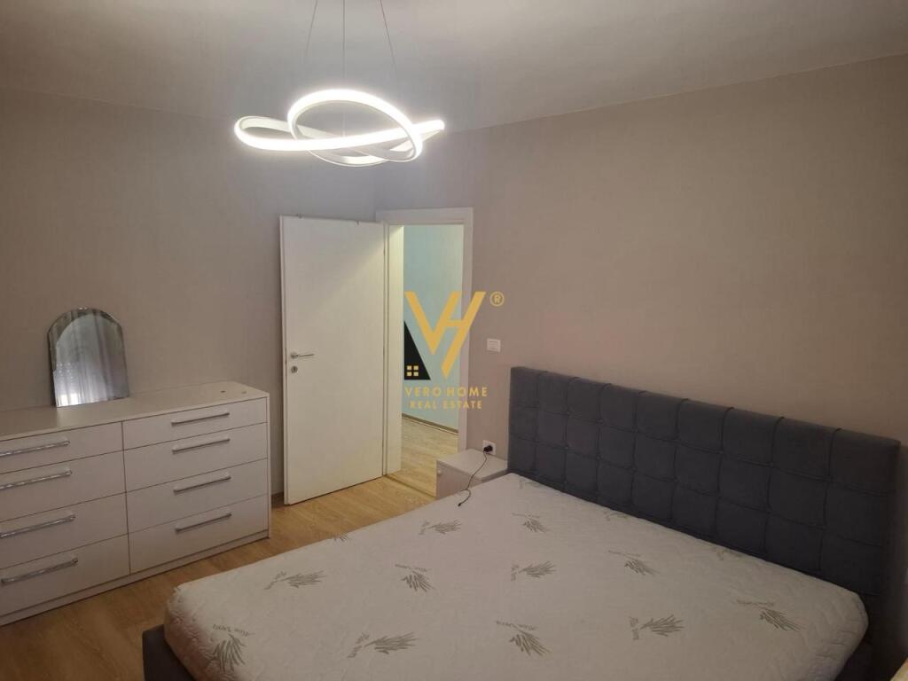 JEPET APARTAMENT 1+1 ME QIRA NE VASIL SHANTO 550 EURO