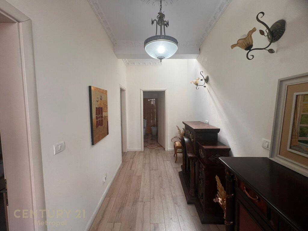 LEDA (Metropol121472) Apartament 2+1 per Qira ne kat Vile, Rruga e Kavajës