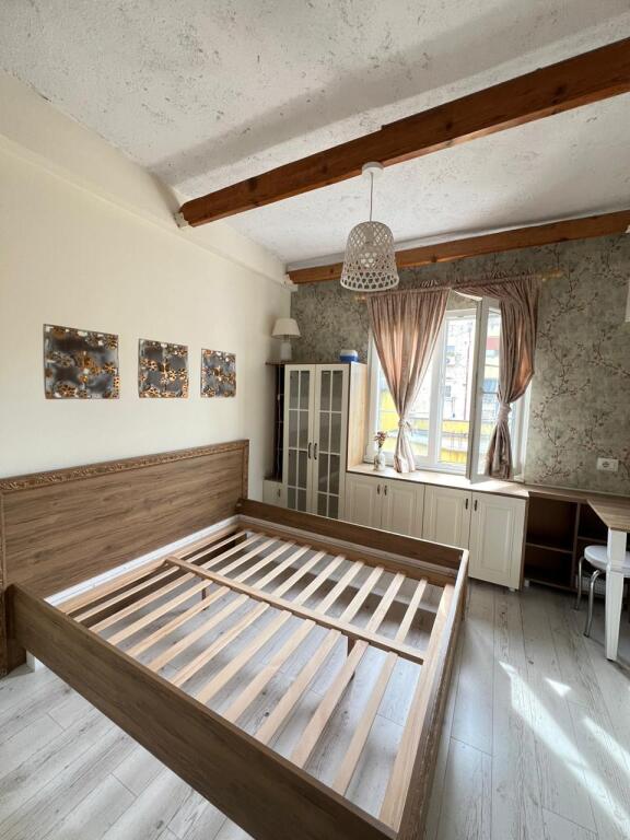 Apartament 2+1 ne shitje, Siri Kodra.