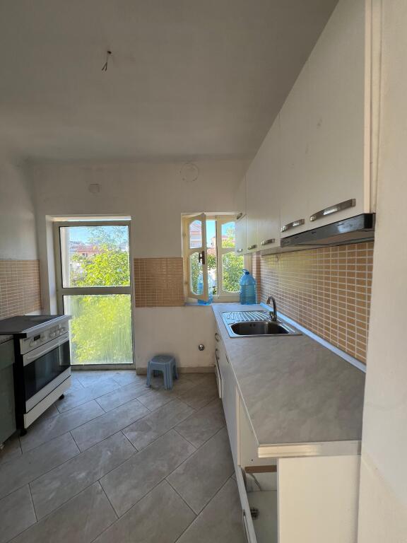 Jepet me qira apartament 3+1 Qytet Studenti