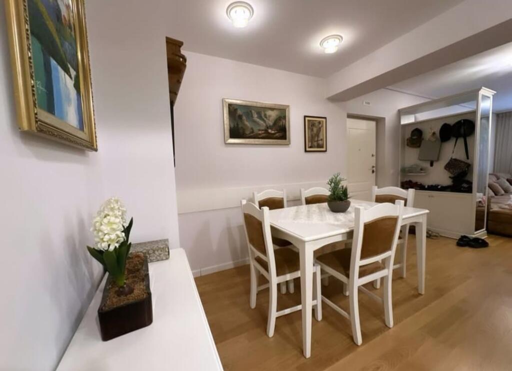 Japim me qera super apartament 2+1, 21 dhjetori