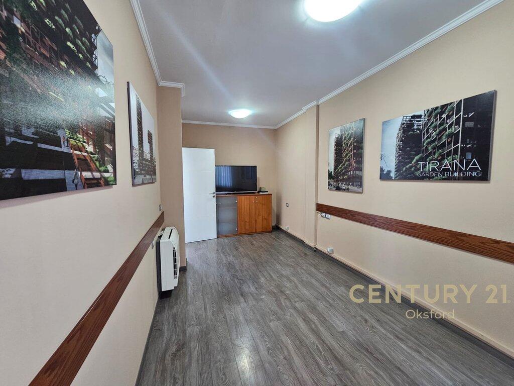 Due Piani in Affitto per Uffici – Presso 21 Dhjetori, Tirana