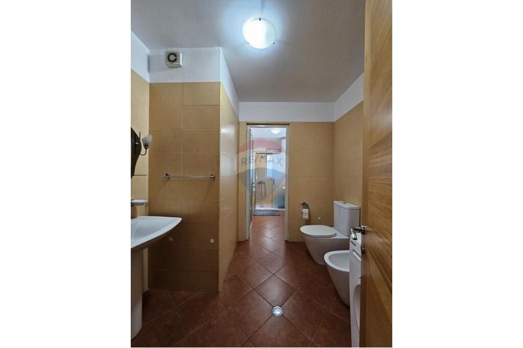 SHITET APARTAMENT 2+1 TEK LIQENI I THATE!