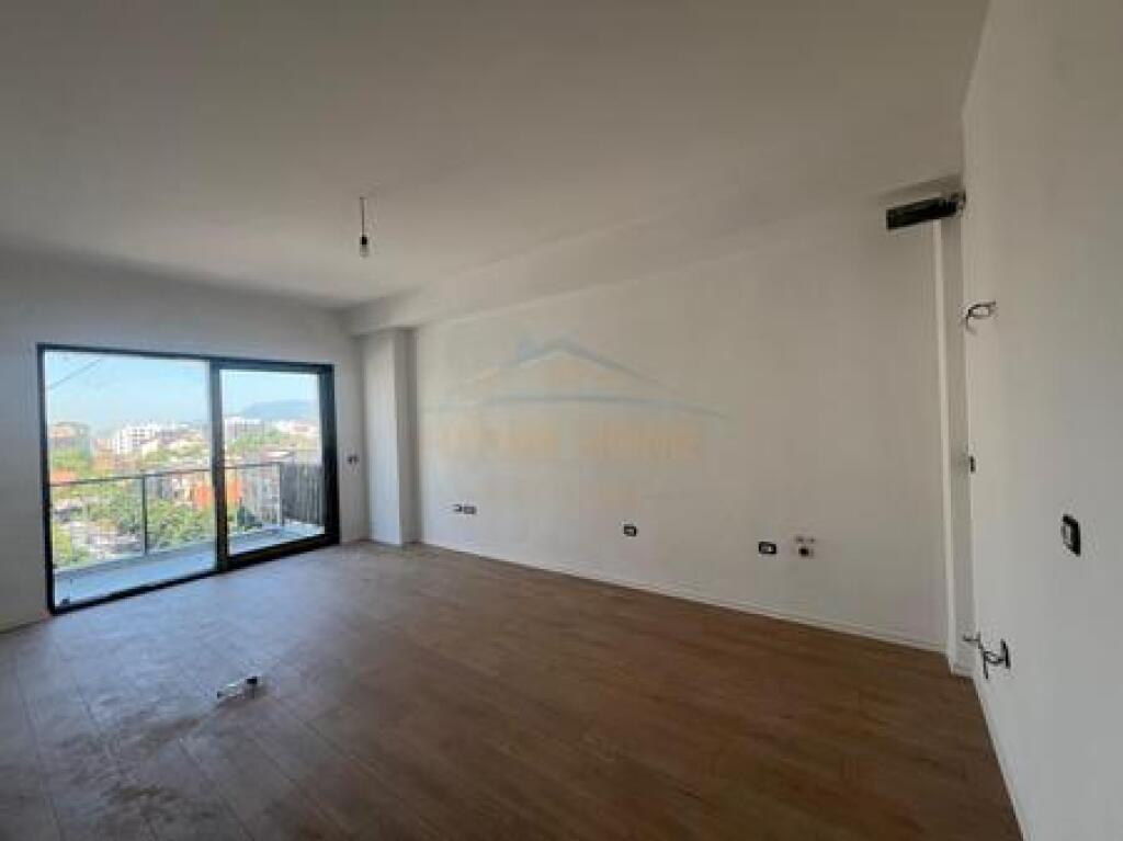 For sale, Apartment 2+1+2, Barrikadave Street, Tirana