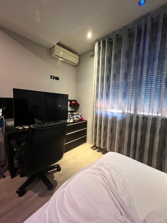 🏢Rruga Gjon Buzuku,pak minuta larg Viles Gold jepet me qera apartament 2+1 plotesisht i mobiluar 800 Euro   