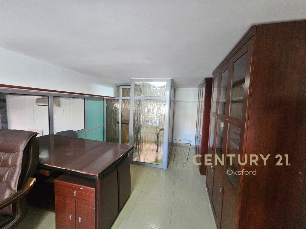 Locale Commerciale in Affitto – Don Bosco, Tirana
