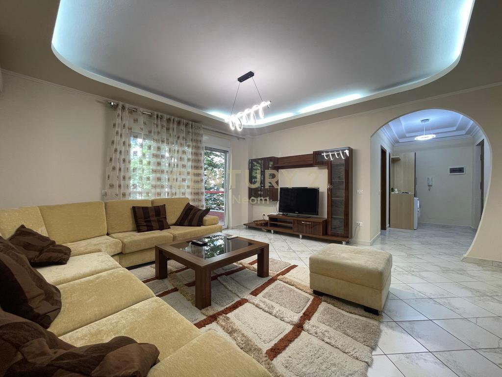 JEPET ME QIRA APARTAMENT 2+1+2 – LIQENI I THATË | KOMPLEKSI COLOMBO