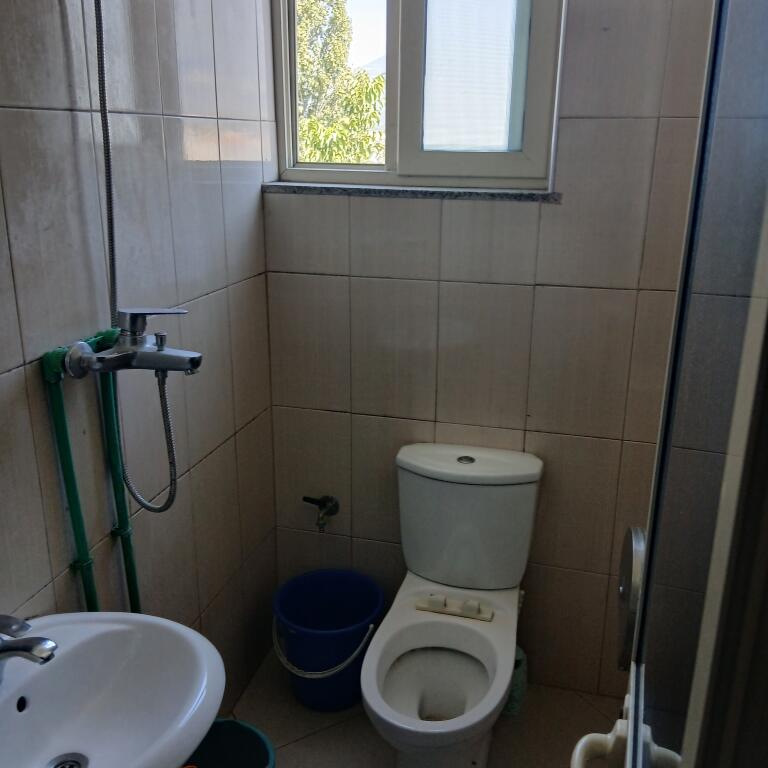 Garsoniere me qera kati 1