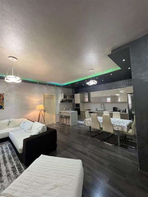 Shitet super apartament 2+1+2 ngjitur me Kompleksin Delijorgji