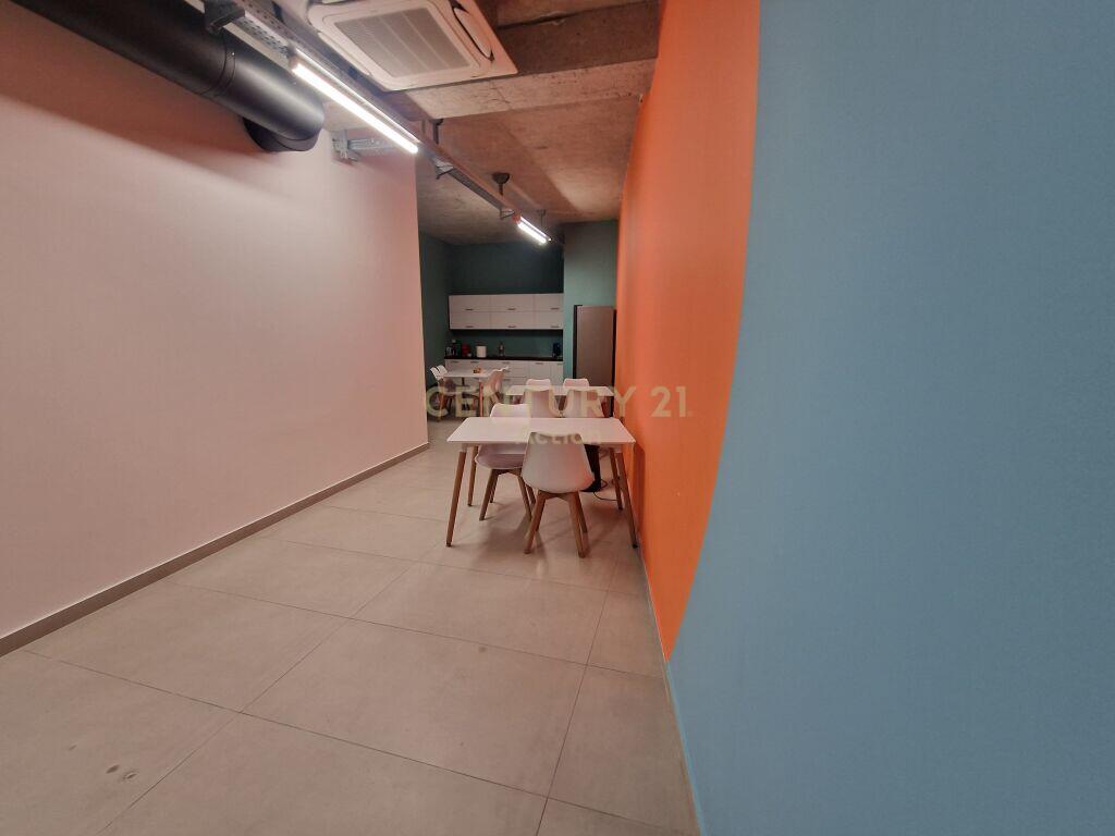 LEDA (Action105534) AFFITTASI EDIFICIO DI SERVIZIO DI 5 PIANI, SAUK I RI - TIRANA ‼️ Prezzo su richiesta /Mese