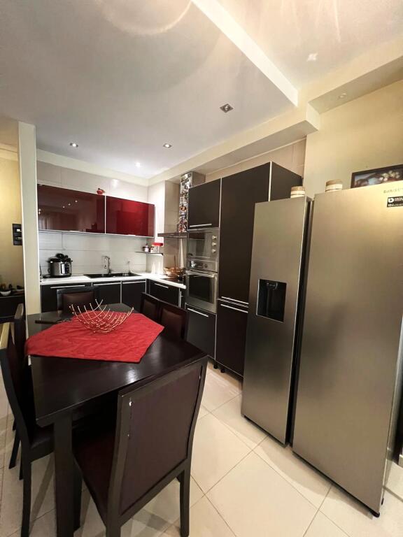 🏢Rruga Gjon Buzuku,pak minuta larg Viles Gold jepet me qera apartament 2+1 plotesisht i mobiluar 800 Euro   