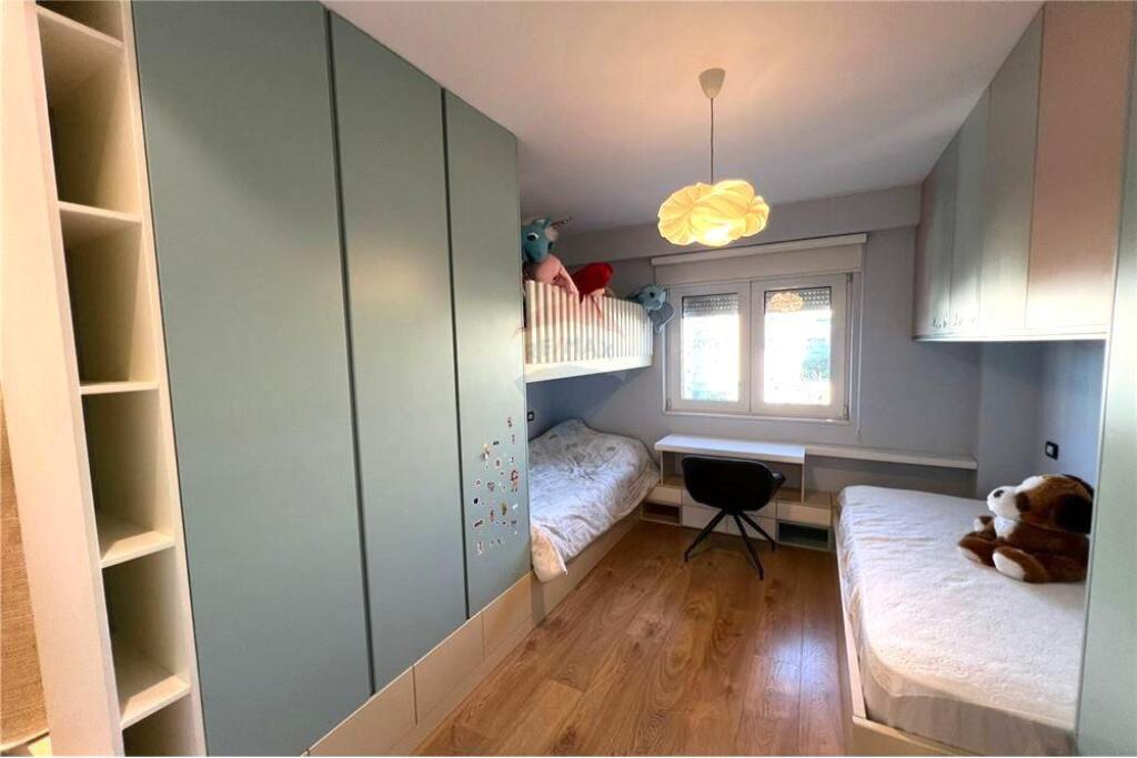 APARTAMENT 2+1+2 PARKIME PER QIRA TEK MYSLYM SHYRI