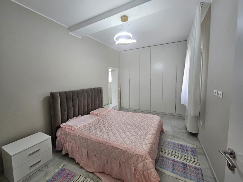 Apartament 2+1 per qira tek Vilat Amerikane!