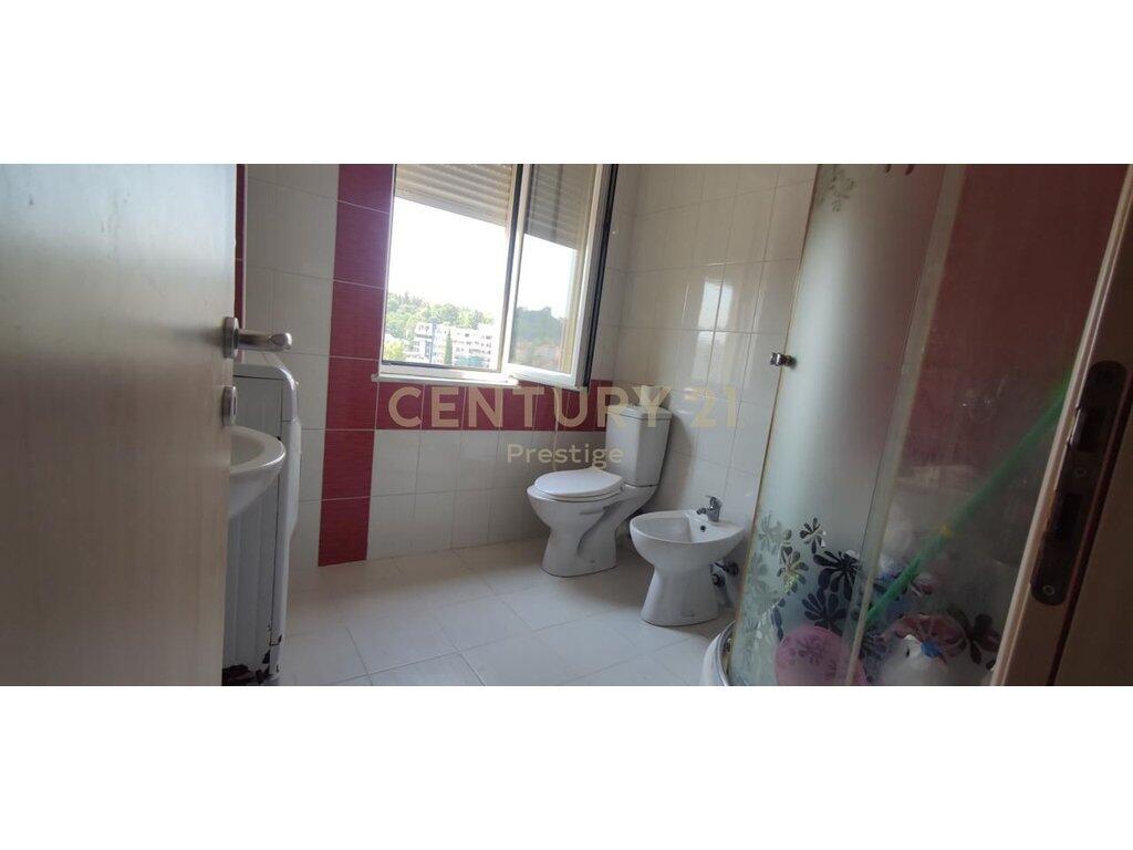 APARTAMENT 2+1+2 ME QIRA, PRANE QYTET STUDENTIT, TIRANE!