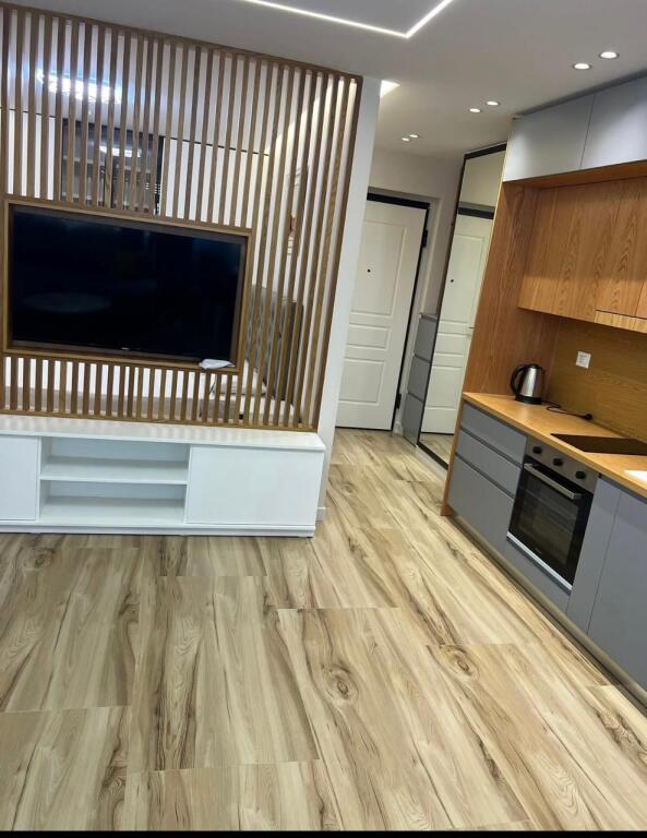 super apartament me qira 2 minuta nga qendra