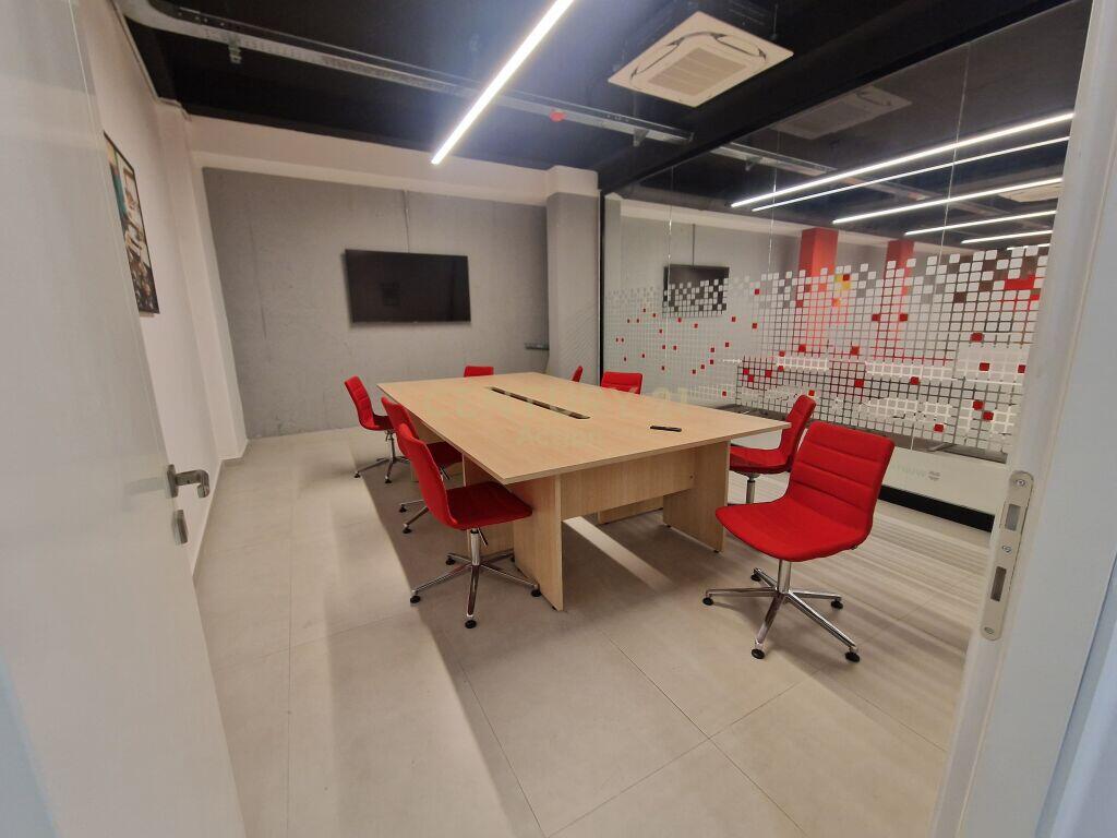 LEDA (Action105534) AFFITTASI EDIFICIO DI SERVIZIO DI 5 PIANI, SAUK I RI - TIRANA ‼️ Prezzo su richiesta /Mese