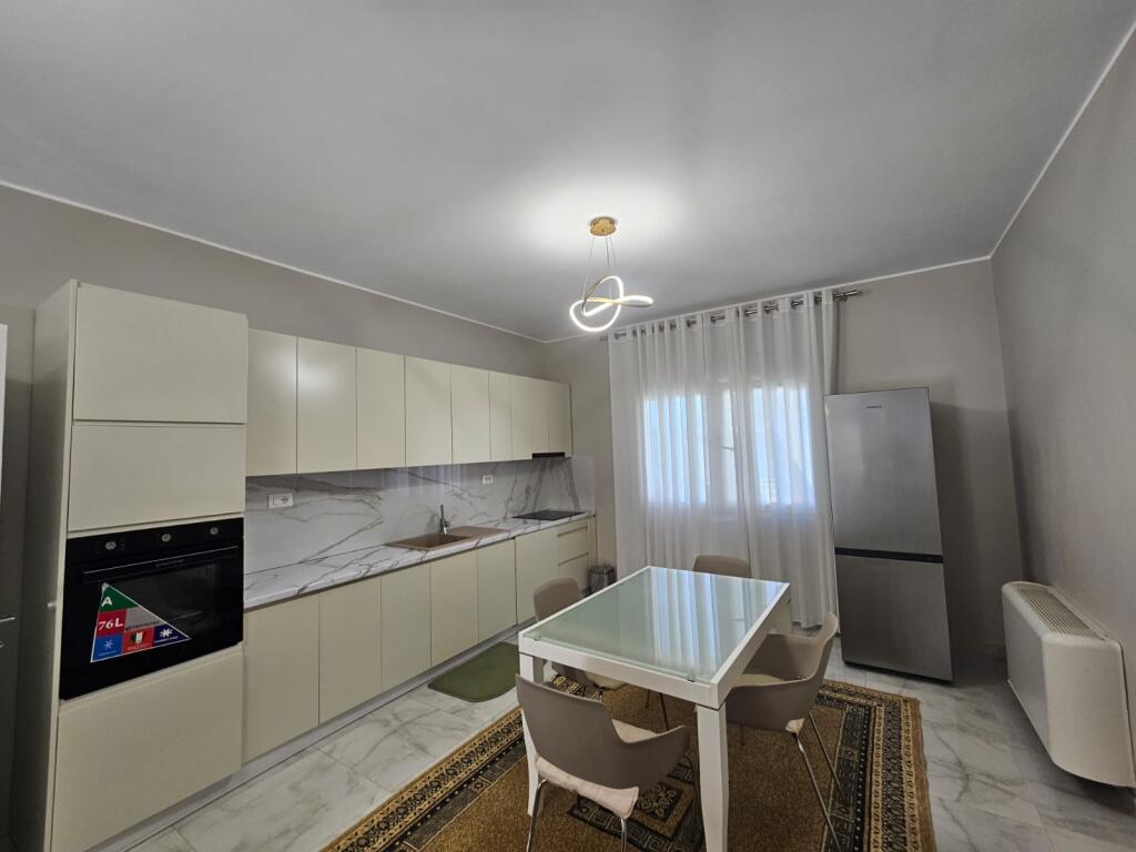 Apartament 2+1 per qira tek Vilat Amerikane!