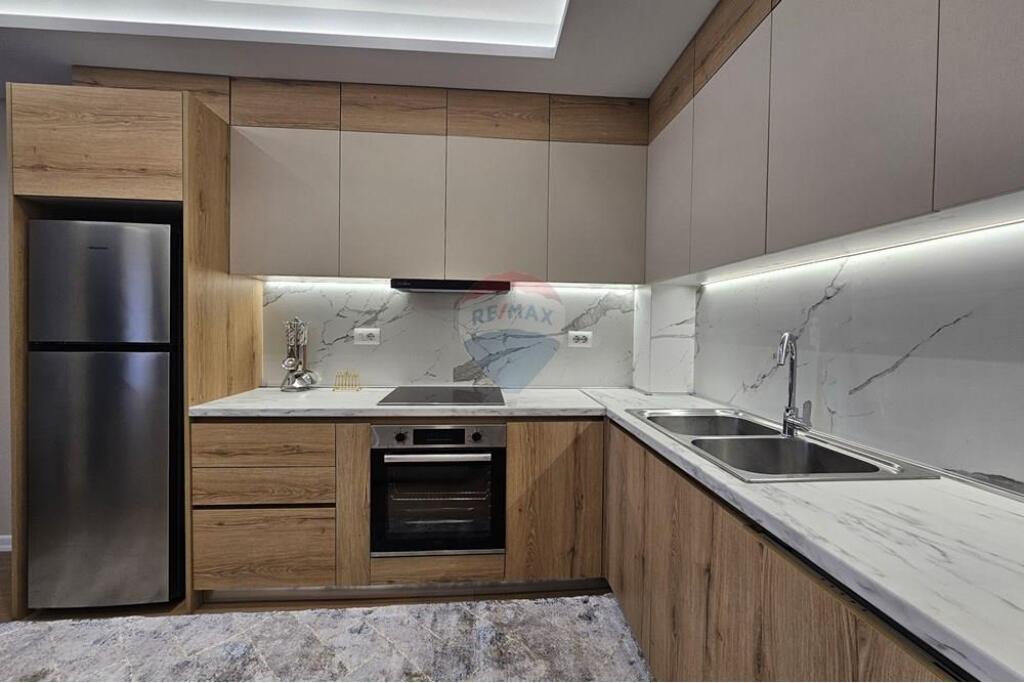 Apartament 2+1 me qira te Materniteti i Ri!