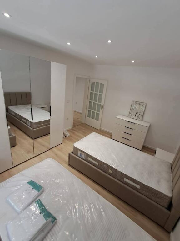 🏡 Appartamento 2+1 in affitto – Via Ali Demi, Tirana