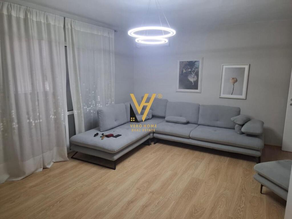 JEPET APARTAMENT 1+1 ME QIRA NE VASIL SHANTO 550 EURO
