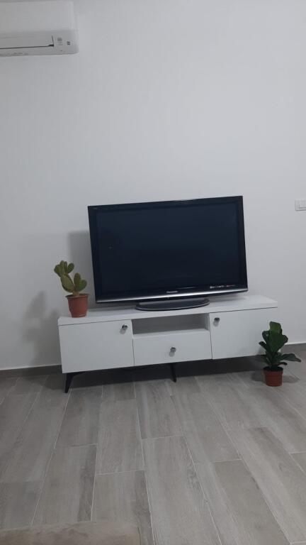 Apartament 3+1+2 me qera 650 euro 5 Maji
