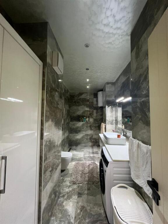 Shitet super apartament 2+1+2 ngjitur me Kompleksin Delijorgji