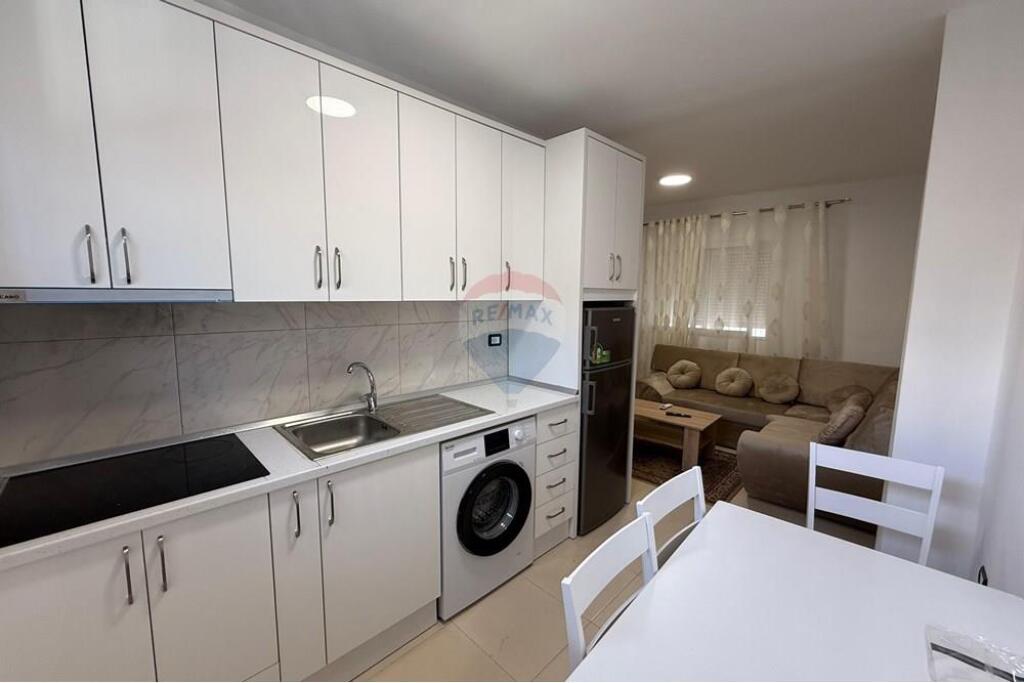 Jepet me qira apartamet (1+1) rruga Fortuzi
