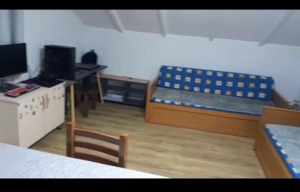 APARTAMENT 1+1. 32000 LEKE.UNIVERSITETI I MJEKSISE
