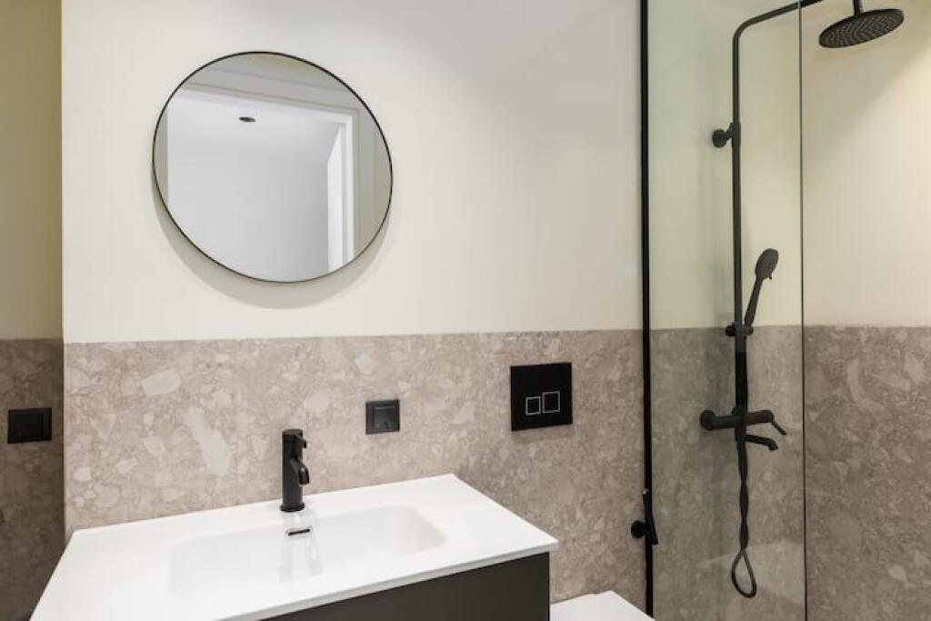 Apartament me qera 1+1 tek Stacioni i Trenit (ID B2101247) Tirane