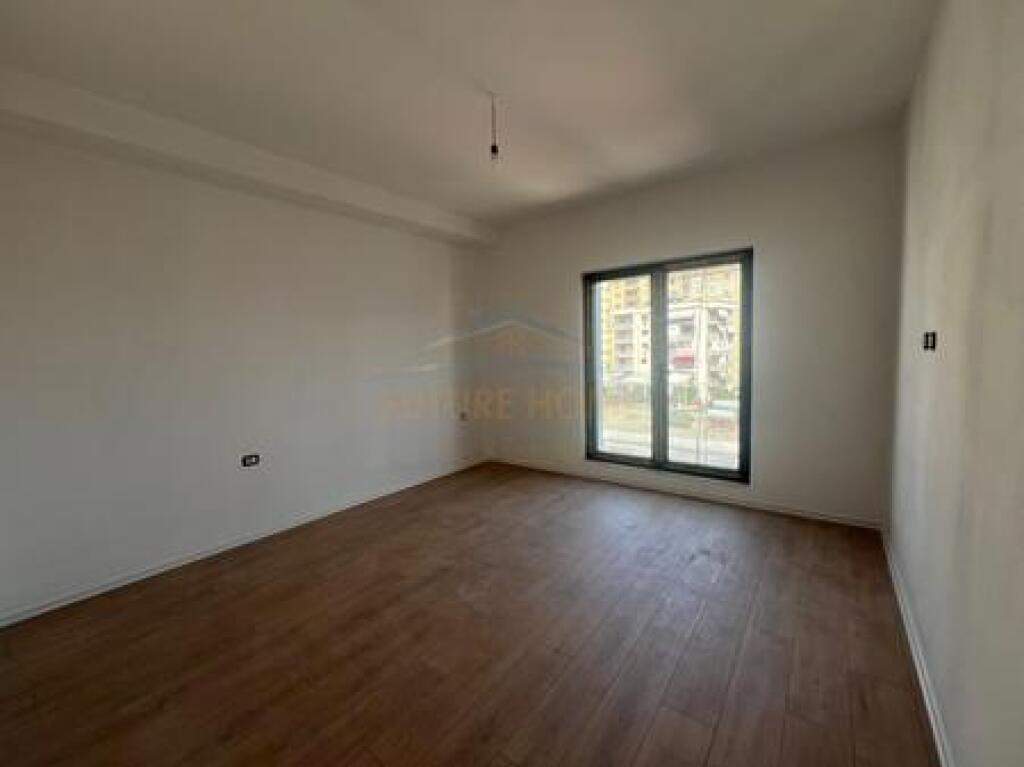 For sale, Apartment 2+1+2, Barrikadave Street, Tirana