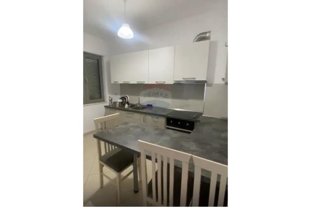 Apartment 2+1 for rent near the United School