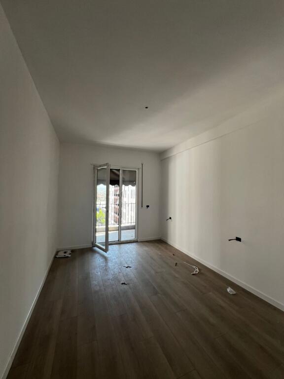 JEPET ME QERA APARTAMENT 2+1 KAMEZ PROCES MOBILIMI
