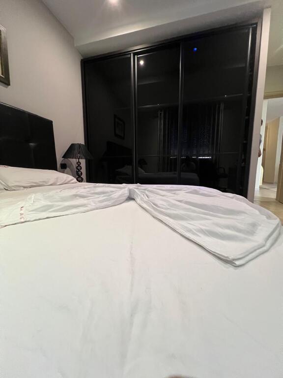 🏢Rruga Gjon Buzuku,pak minuta larg Viles Gold jepet me qera apartament 2+1 plotesisht i mobiluar 800 Euro   