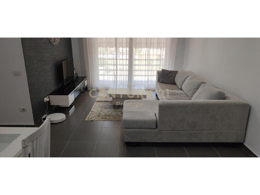 APARTAMENT 2+1+2 ME QIRA, PRANE QYTET STUDENTIT, TIRANE!