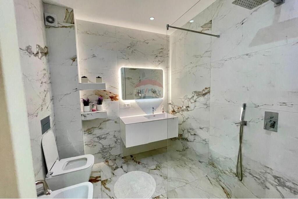 APARTAMENT 2+1+2 PER QIRA PRANE LIQENIT
