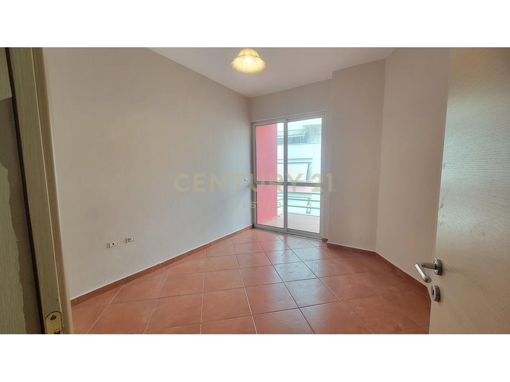 Apartament 3+1+2 me Qira – Pranë Shkollës së Baletit, Tiranë