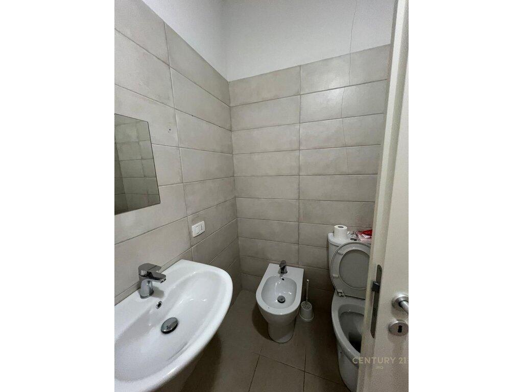 Appartamento 2+1 in affitto al Kompleksi Mangalem 500 euro