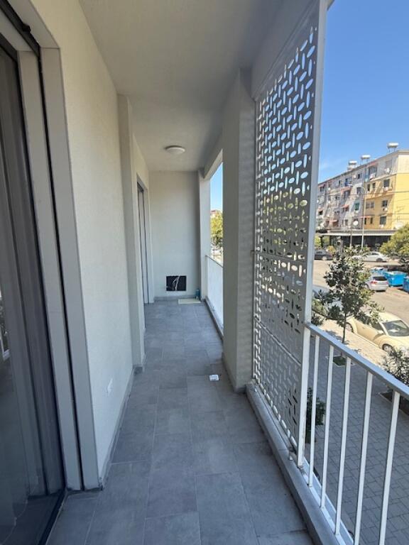 Jepet me qera Apartament 1+1 tek Varri i Bamit