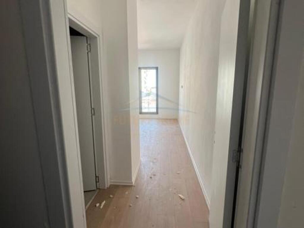 For sale, Apartment 2+1+2, Barrikadave Street, Tirana