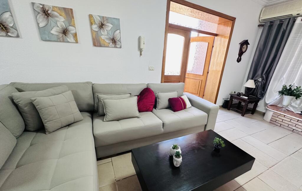 Appartamento 2+1+2 con Balconi in Affitto