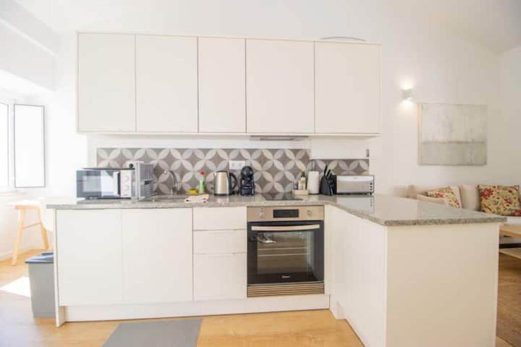 Apartment For Rent 1+1 Near New Bazaar (ID B211375) Tirana